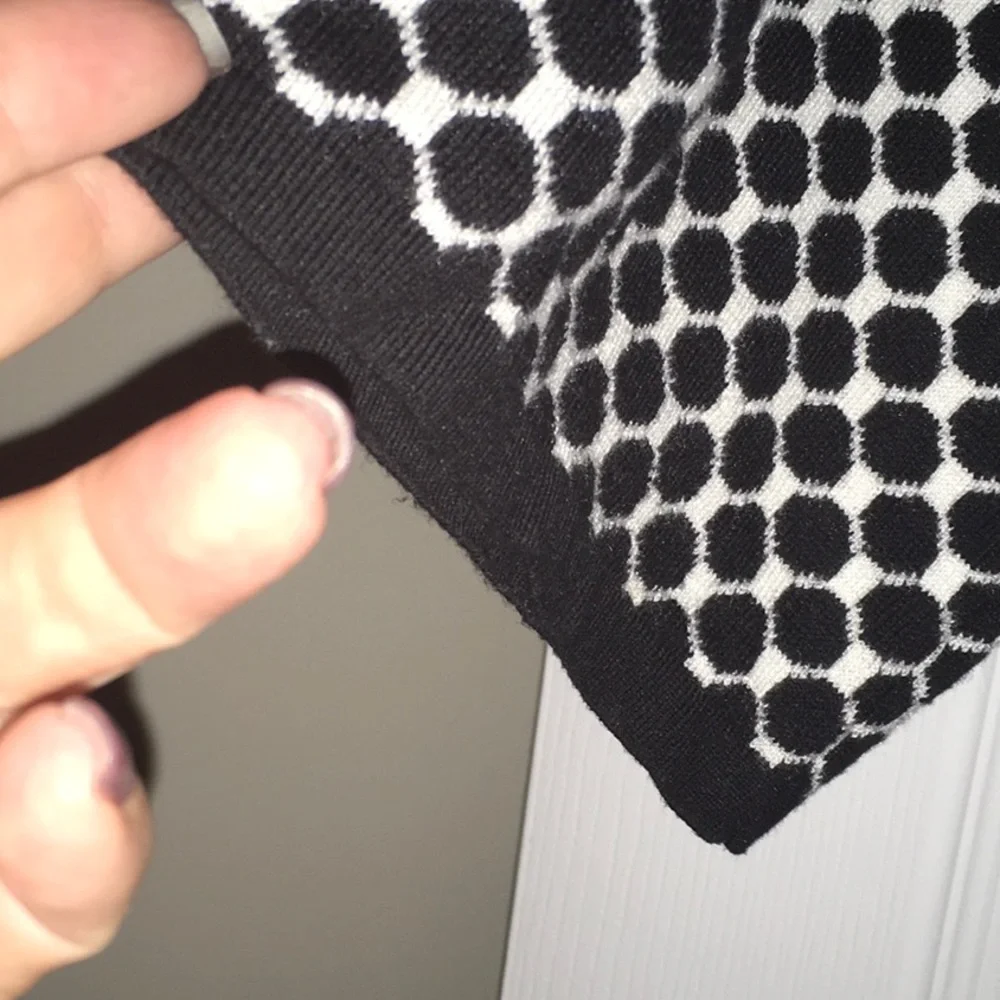 Chico’s Black and White Sweater - Picture 4 of 9